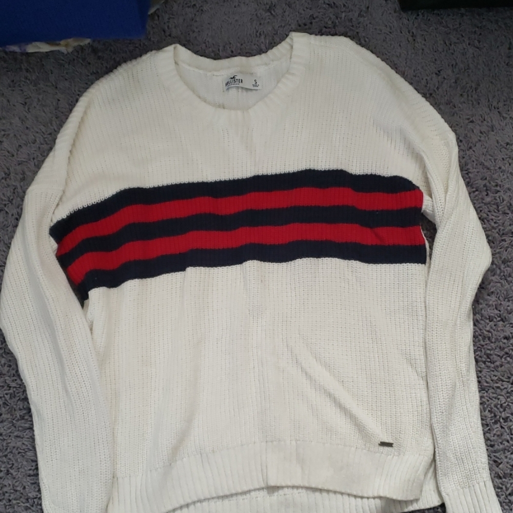 HOLLISTER WOMENS SWEATER SIZE SMALL